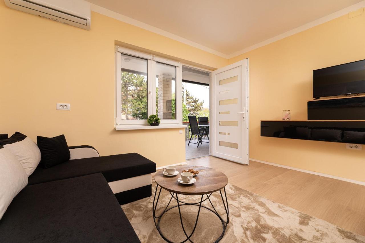 Apartments Vugrin Šilo 外观 照片